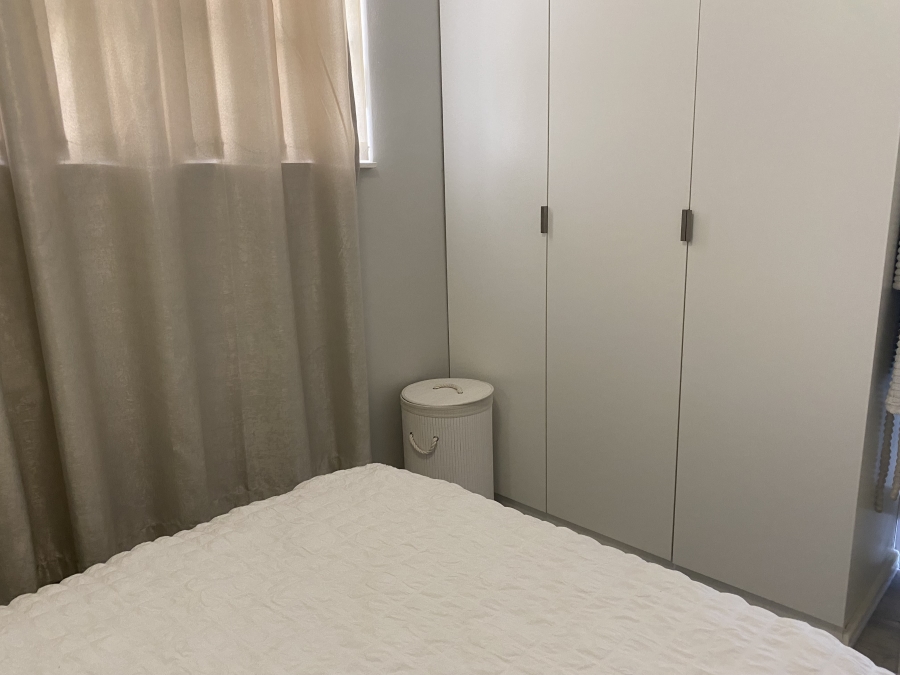 1 Bedroom Property for Sale in Loevenstein Western Cape